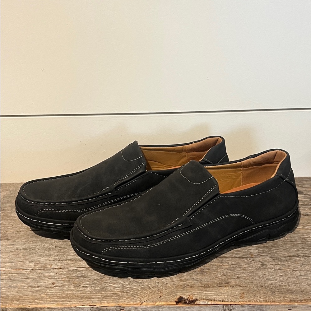 Men's Classic Black Slip-On Comfort Loafers